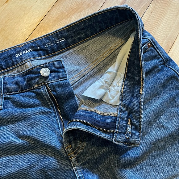 Mid-Rise OG Loose Jean Cut-Off Shorts for Women -- 7-inch inseam. - Picture 4 of 5